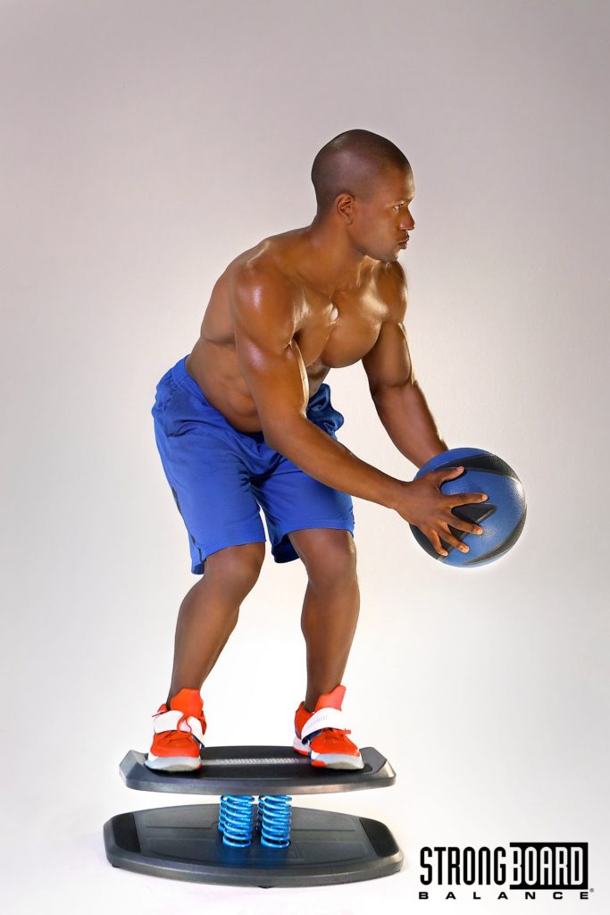 StrongBoard Balance Board Medicine Ball Lateral Rotations
